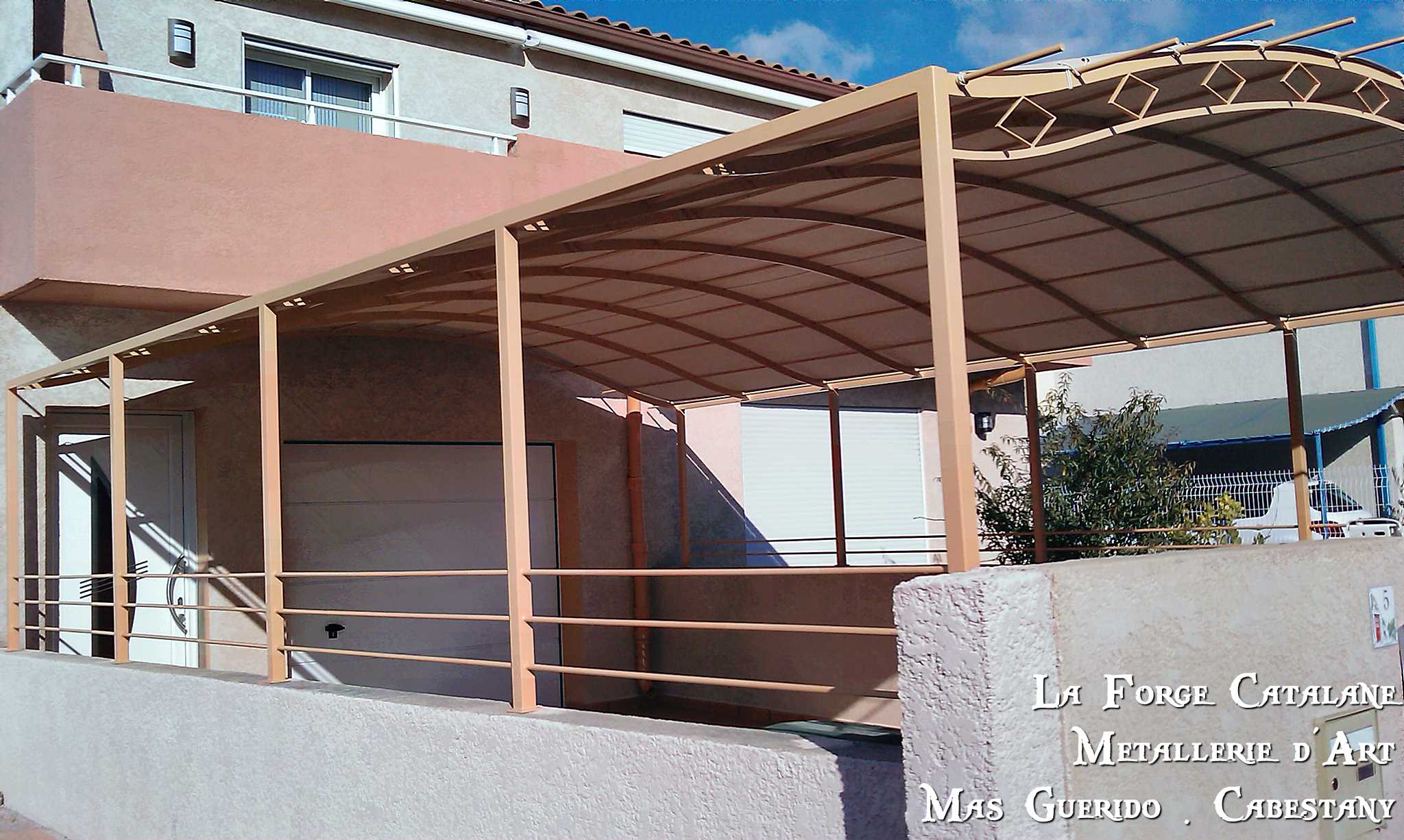 tonnelle moderne avec frise avec losanges forge catalane 4.jpg